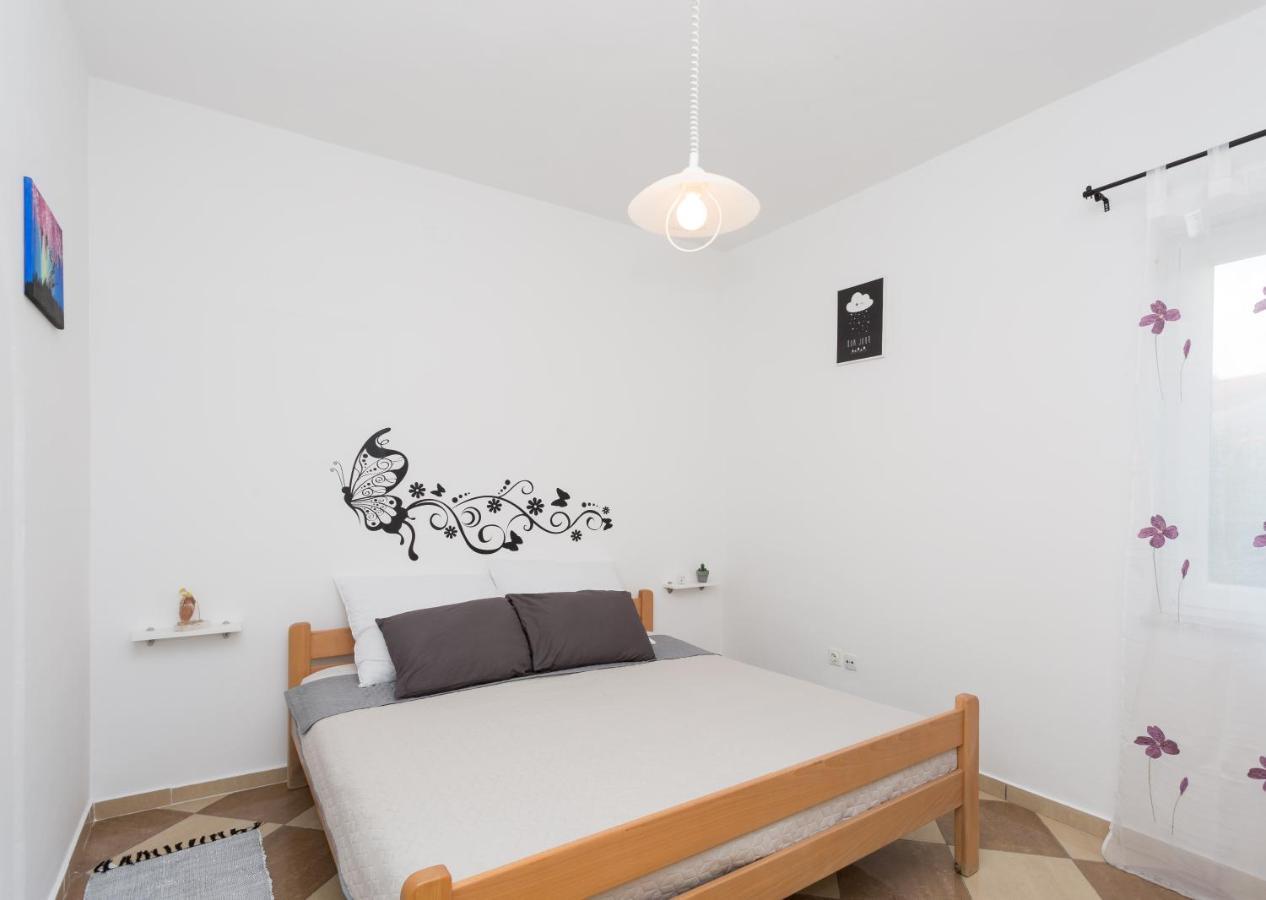 ורבניק Lara - Apartment Near The Beach מראה חיצוני תמונה