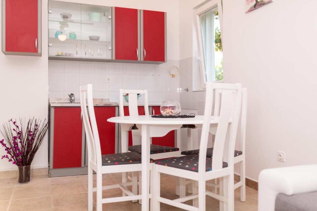 ורבניק Lara - Apartment Near The Beach מראה חיצוני תמונה