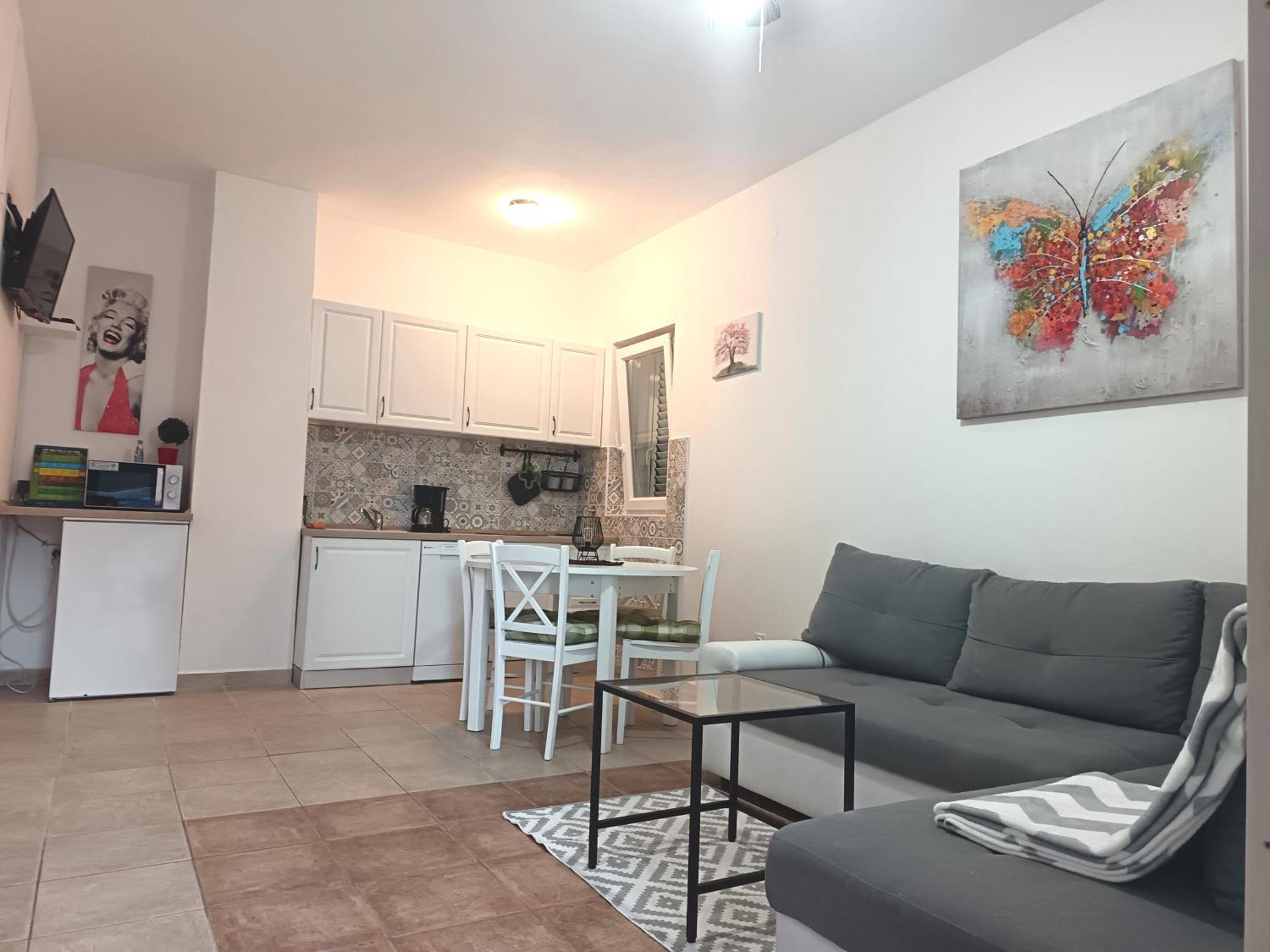 ורבניק Lara - Apartment Near The Beach מראה חיצוני תמונה